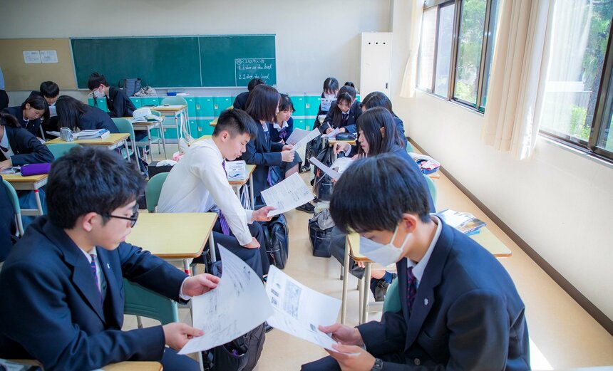 探究的学びを取り入れた世界史の授業の様子（写真／福西敏之）