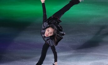 日本女子フィギュアの若き才能、18歳の吉田陽菜と千葉百音 同じリンクで技を磨く2人のシニアデビューに注目