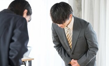 「ビールを注ぐときはラベルを上に」「『了解しました』は失礼」　SNSで日々加速する「謎マナー」