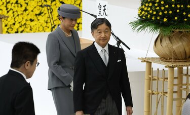 天皇陛下は、体をクルリと向けて遺族の言葉に耳を澄ませた　戦争を知らない皇室の「祈り」の今後