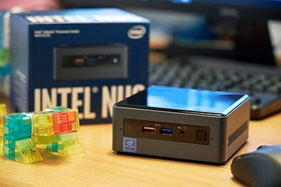 小さな筐体にフルサイズPCと同等の機能を持つ省スペースパソコン「NUC」。キットにメモリーやストレージを装着し、OSをインストールするだけの簡単組み立ても魅力。今回のモデルはKOOV動作確認済み、OSインストール済みで購入してすぐ使用可能です手のひらサイズでできることいっぱい、NUCのもっと詳しい情報はこちら