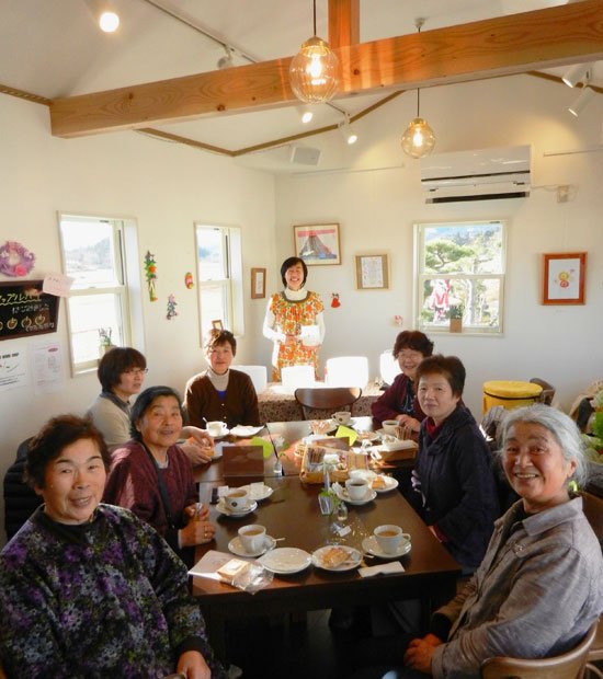 地球村カフェ。「山元町に来たらこんな美味しいコーヒーとお菓子が食べられるんだ」と喜ばれることを目指した。