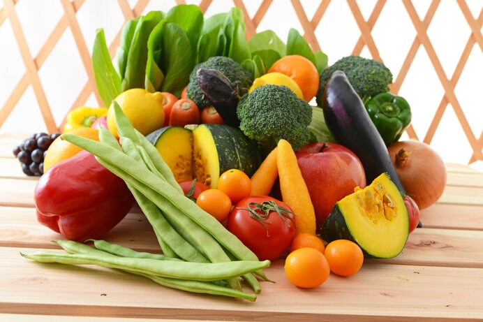 ソースにはさまざまな野菜や果実、はちみつや酢、香辛料などが含まれています（画像はイメージ）
