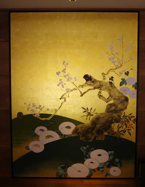 京都・嵐山に２０１５年にオープンした「翠嵐　ラグジュアリーコレクションホテル　京都」の部屋にしつらえられている品川亮さんの襖絵（写真：椿昇さん提供）