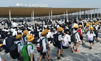 大阪・関西万博の子ども招待 人気パビリオン入れず「リングぐるぐる回ってばかりはしんどい」 教師は暑さと混雑を懸念