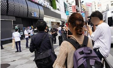 西武池袋本店「スト閉館」に訪れた人は何を思うのか　女子中学生は「いつまでも高嶺の花でいてほしかった」