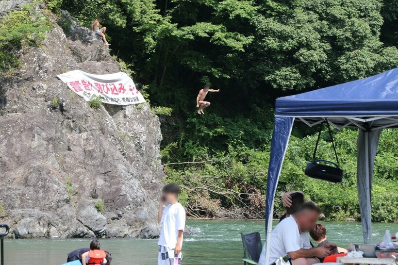 東京都青梅市の多摩川では水難事故が繰り返し発生している＝米倉昭仁撮影