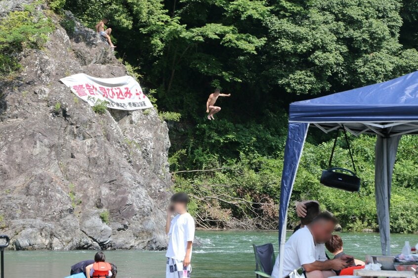 東京都青梅市の多摩川では水難事故が繰り返し発生している=米倉昭仁撮影