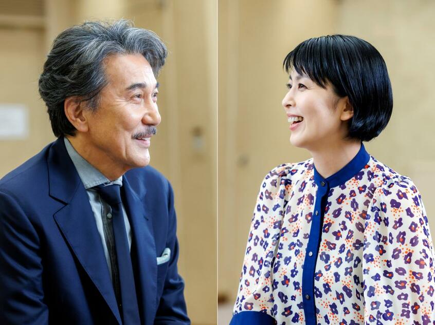 役所広司(やくしょ・こうじ)1956年、長崎県生まれ。近年の主な出演作に「三度目の殺人」(2017年)など。「孤狼の血」(18年)で3度目となる日本アカデミー賞最優秀主演男優賞を受賞。「すばらしき世界」(21年)で、シカゴ国際映画祭で最優秀演技賞を受賞。日本を代表する俳優として多方面で活躍/松たか子(まつ・たかこ)1977年、東京都生まれ。93年歌舞伎座「人情噺文七元結」で初舞台。94年NHK大河ドラマ「花の乱」でドラマ初出演。最近の出演作に、「来る」(2018年)、「マスカレード・ホテル」(19年)、「ラストレター」(20年)、ドラマ「大豆田とわ子と三人の元夫」(フジ系、21年4~6月)など(撮影・今村拓馬/衣装協力:ブルネロ