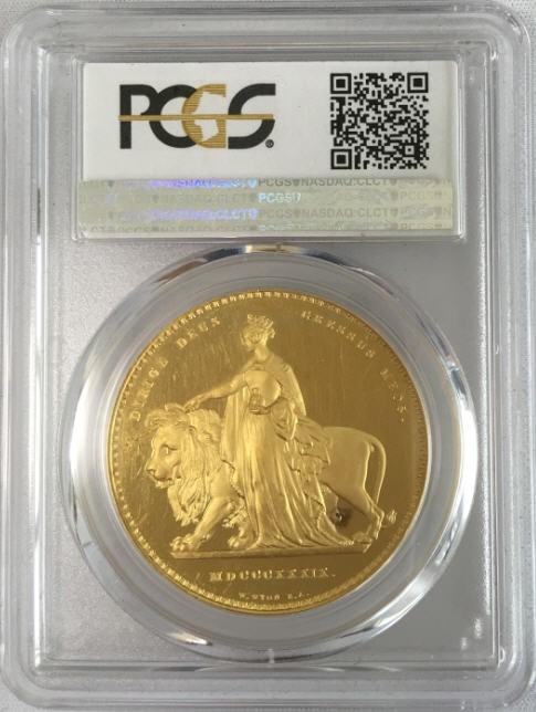英国ヴィクトリア女王即位記念5ポンド金貨（出所はコイン鑑定のPCGSのサイト）