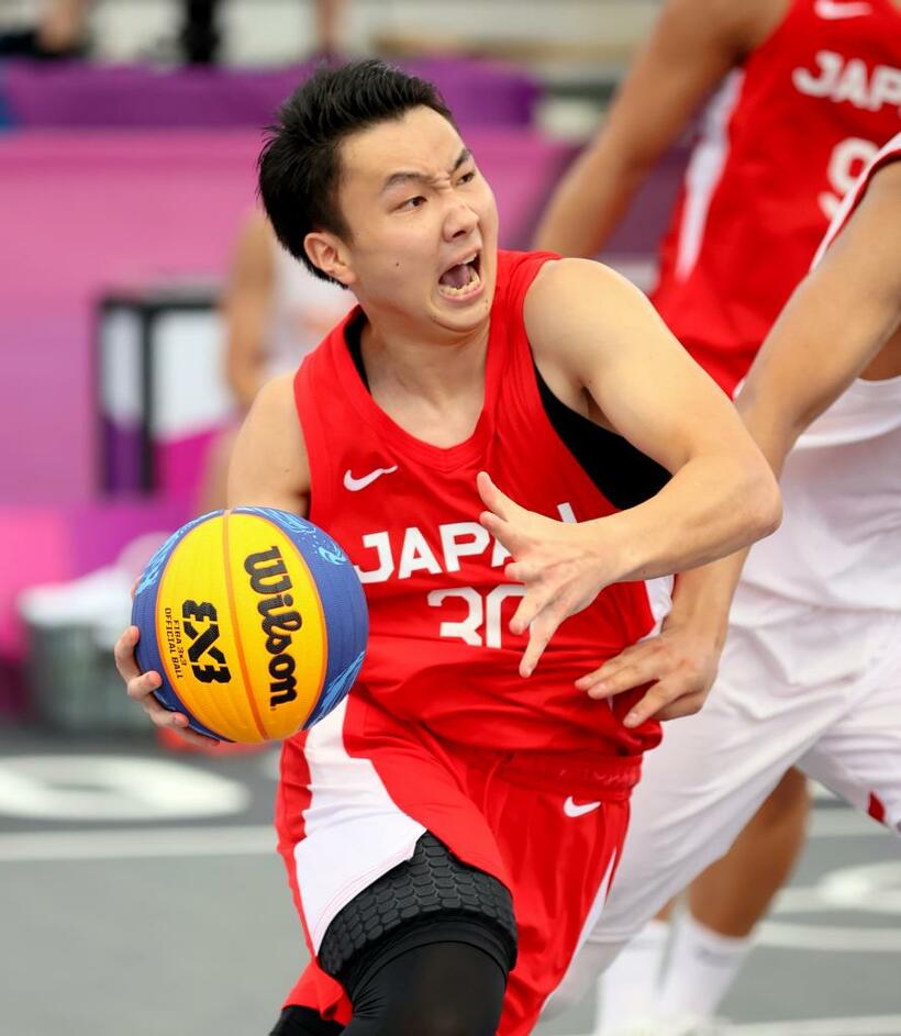 東京五輪では3x3男子日本代表としてプレーした富永啓生　（ｃ）朝日新聞社