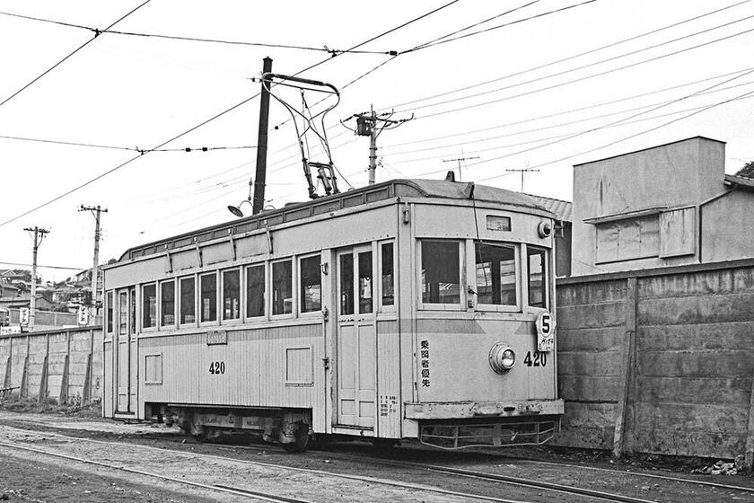 横浜市電乗り歩き」に参加した58年前 路面電車ファン垂涎の「車庫探訪 