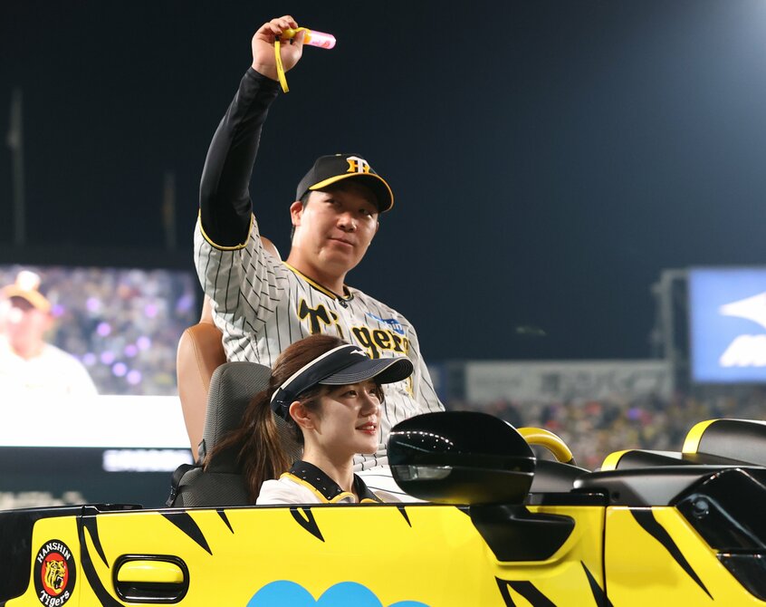 大山悠輔の左前適時打でサヨナラ勝ちとなった