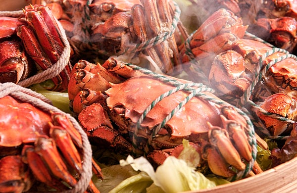 上海蟹を丸ごと蒸した「蒸蟹」は絶品！