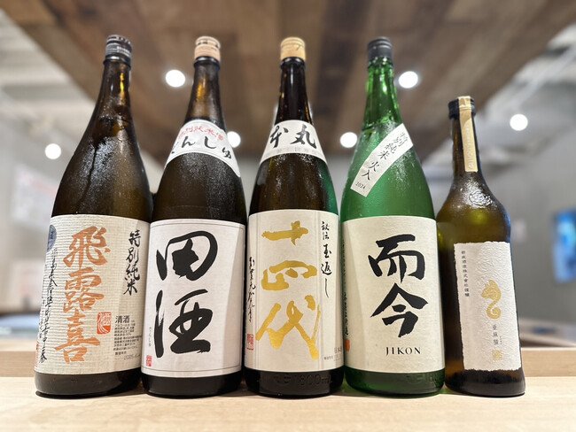 写真・図版(1枚目)| 【破格¥3,280】十四代・而今・新政など『希少酒5種飲み比べ』+『日本酒23種飲み放題』|7月1日(火)~7月31日(木)、日本酒原価酒蔵6店舗で限定開催!