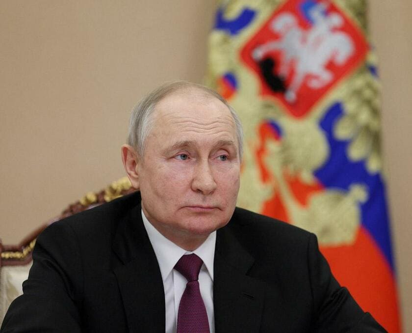 6月1日、ロシア・モスクワのクレムリンで、オンラインでの会合に出席するロシアのプーチン大統領（写真：ロイター／アフロ）