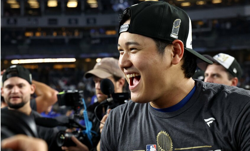 ワールドシリーズでドジャースが優勝し、喜ぶ大谷(USA TODAY Sports/ロイター/アフロ)