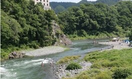 多摩川で「水難事故」多発のリアル 外国人が「飛び込みキケン!」の看板から続々ダイブ 「浮いて待て」は通用しない