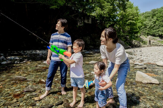 夏は安全に注意しながら川遊びを満喫しよう