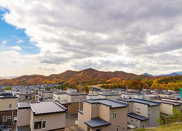 平らな屋根の住宅が増えている。