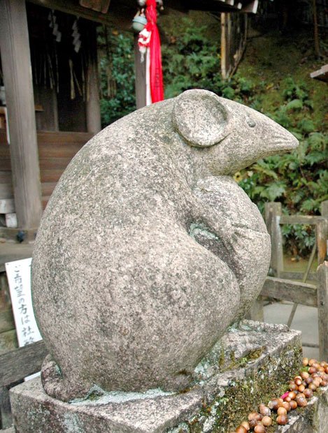 大豊神社の狛ネズミ