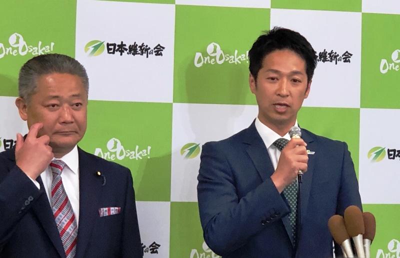 右から自民党候補に勝った日本維新の会・新人候補、藤田文武氏(撮影・今西憲之)