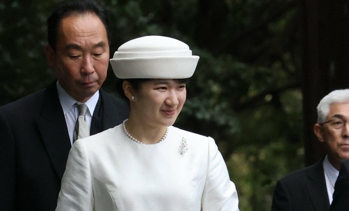 さすがの愛子さま！とっさの「目くばせ」でアドリブもスムーズに 東京駅では人気ぶりに「ルート変更」も | AERA dot. (アエラドット)