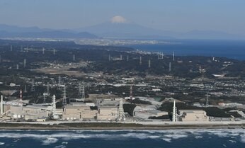 富士山噴火で浜岡原発に想定外の津波・火山灰リスク 「ここだけは再稼働やめるべき」と専門家