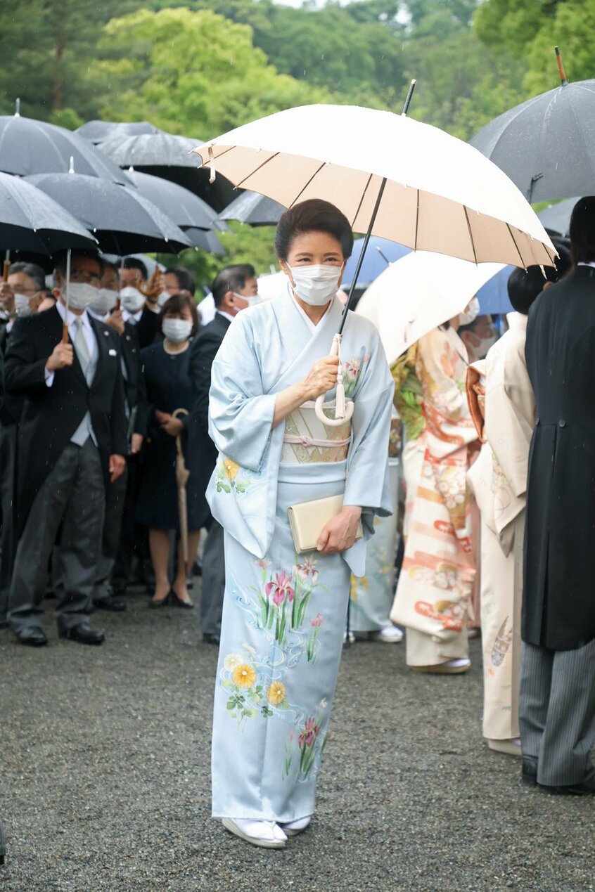 あいにくの雨だった春の園遊会での雅子さま=23年5月11日