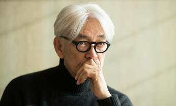 坂本龍一、コンサートで泣く子を「泣き声も音楽の一部」とフォロー ライブで振り返る“教授”の軌跡