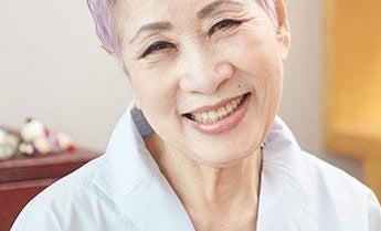 「主人の遺骨を食べて…」佐伯チズさんが生前に語っていた人生のどん底と、美容への思い