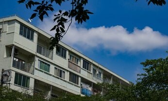 絶対買ってはいけない「危ないマンション」 ベランダの「茶色い筋」は要注意!