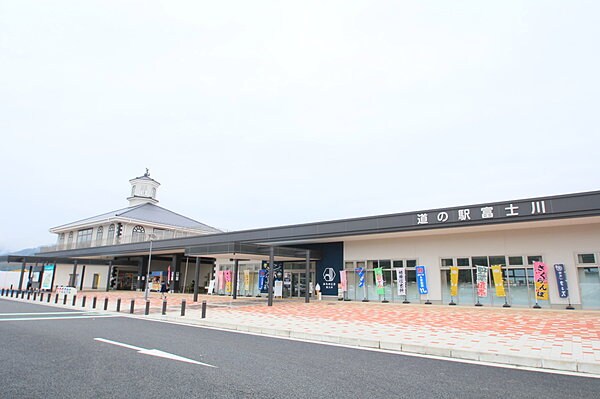 「道の駅　富士川」へは『甘々娘』を求めて訪れる人も