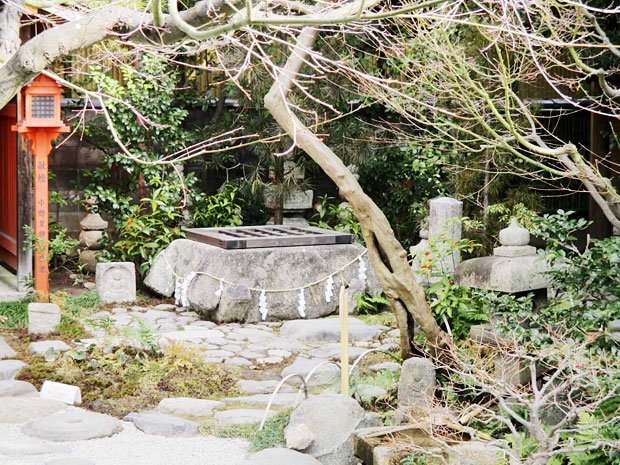 京都・六道珍皇寺には地獄へ繋がっていると伝わる井戸がある