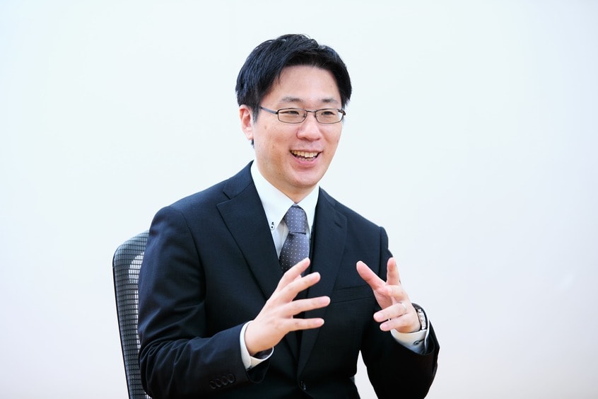 楽天証券経済研究所 シニアマーケットアナリストの土信田雅之〈どしだ・まさゆき〉さん(撮影・佐藤創紀/朝日新聞出版写真映像部)