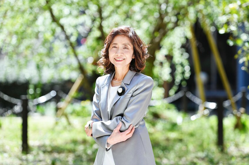 お茶の水女子大学の佐々木泰子学長:ささき・やすこ/1976年、お茶の水女子大学文教育学部文学科国文学国語学卒業。78年、同大大学院人文科学研究科日本文学専攻修士課程修了。2007年、同大学院人間文化創成科学研究科教授。21年から現職。(写真/お茶の水女子大学提供)