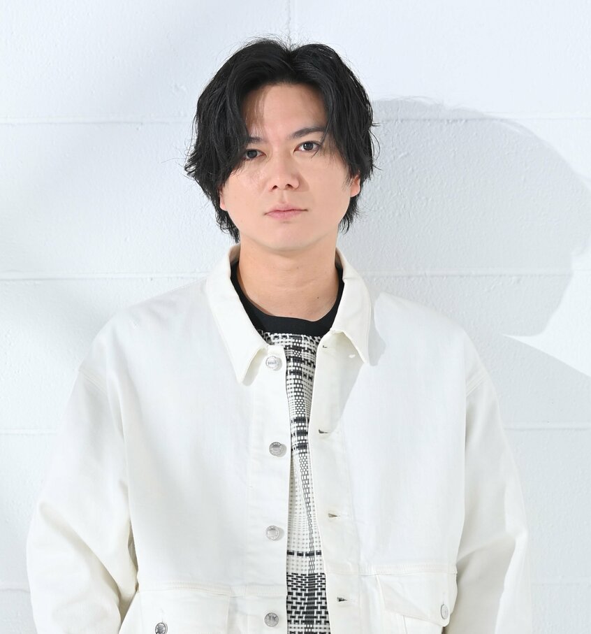 かとう・しげあき／1987年、大阪府出身。青山学院大学法学部卒業。「NEWS」のメンバーとして活躍しながら作家としても活動を続けている。著書に『ピンクとグレー』、『オルタネート』（第42回吉川英治文学新人賞受賞）他多数（撮影／写真映像部・東川哲也）