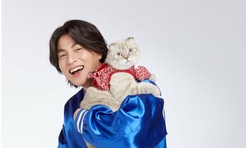 タイの人気俳優ガルフさん「猫は僕のすべてです」 愛猫アザール&カンテへのメッセージ