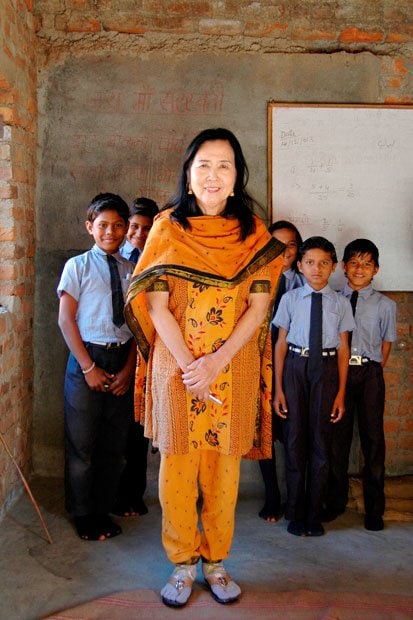 学校運営者高森千賀子（６７）小さな学校で、日本の言葉を入れたかったので「メダカ小学校」と名付けた。「私はインドで一生を終えるつもりです」（撮影／田村栄治）
