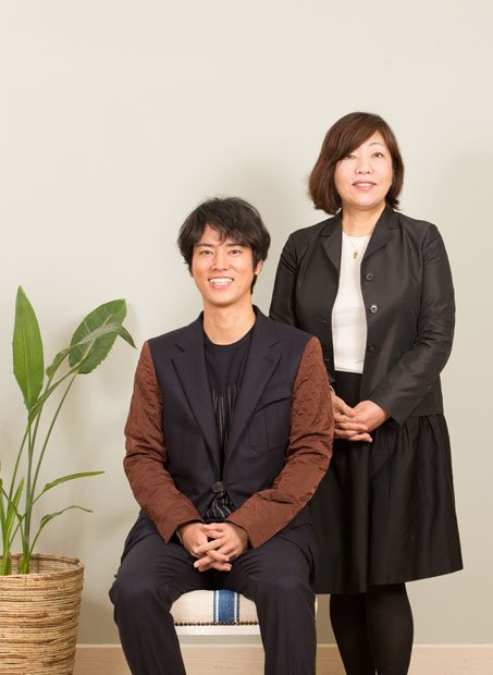 桐谷健太（左）と林真理子（右）（撮影／写真部・小原雄輝）