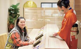 ぼる塾・田辺さんがときめく銀座の菓子とは? 贈り物上手な3人の「とっておきの手みやげ」公開