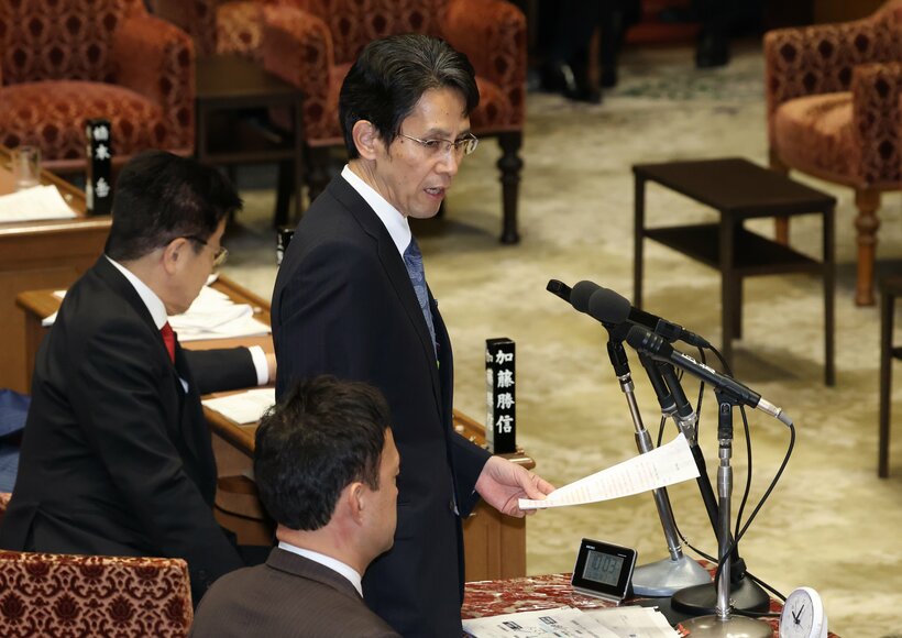 階猛氏