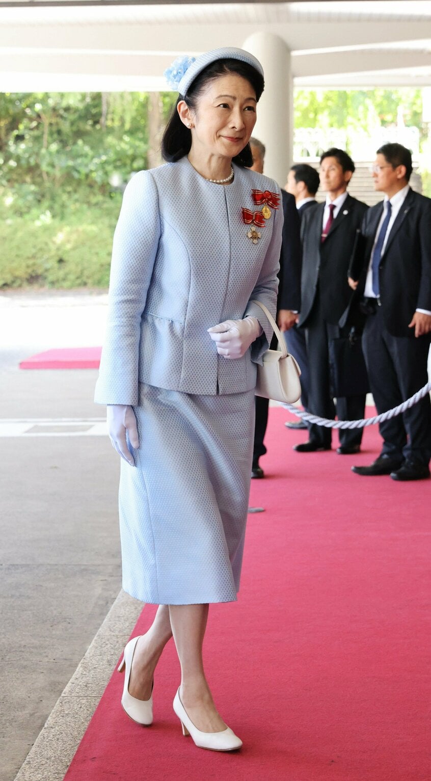 第50回フローレンス・ナイチンゲール記章授与式の会場に到着した秋篠宮妃紀子さま=2025年7月31日午後1時32分ごろ